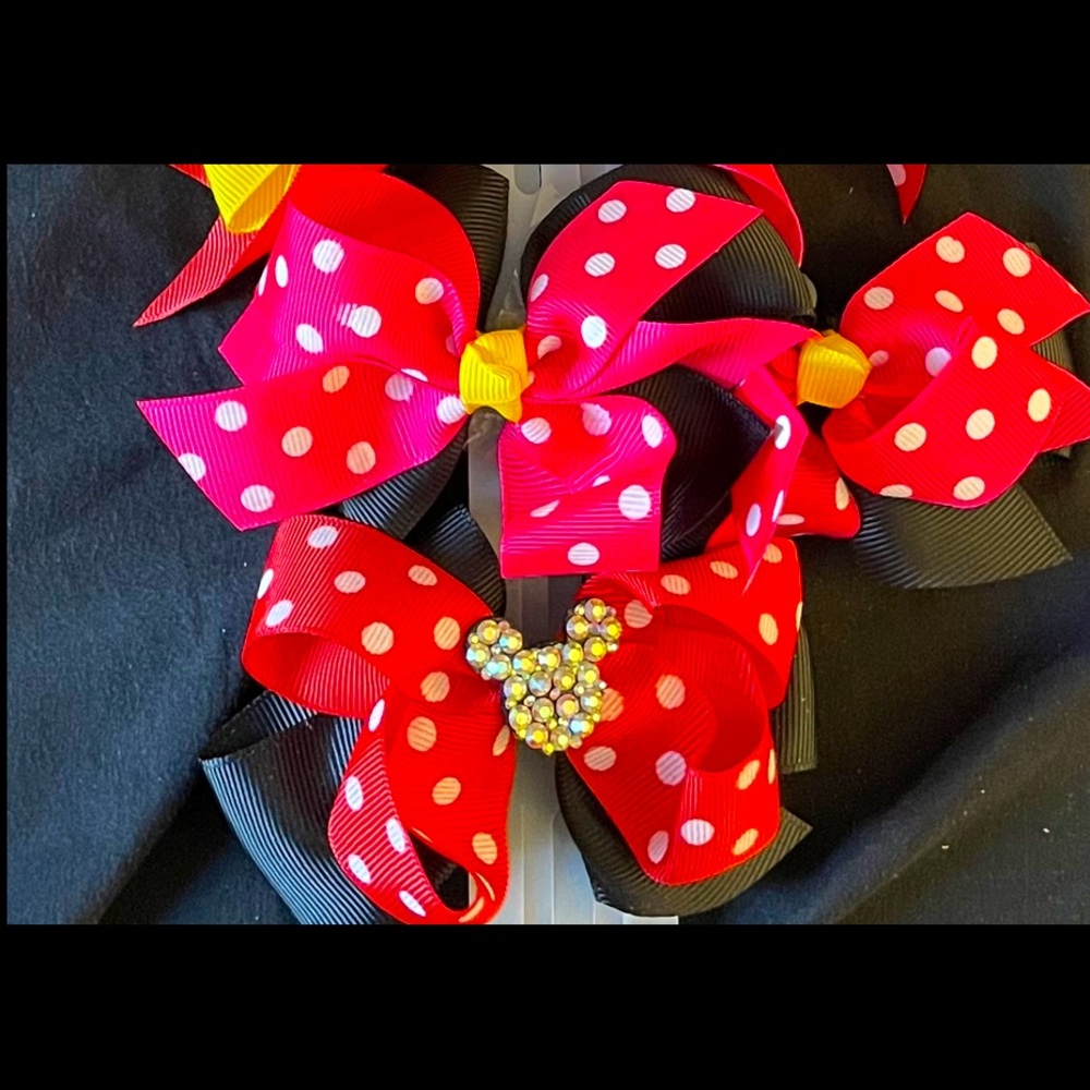 💕 7 Minnie Mouse Girls Clip on Bows 💕